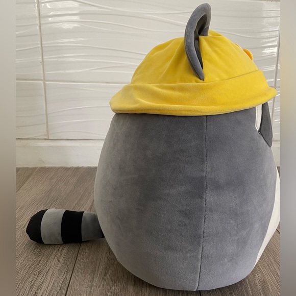🦝 16” Rocky the Raccoon 🦝 w/ Yellow Bucket Hat with flower 🌸 Squishmallow - Picture 2 of 10